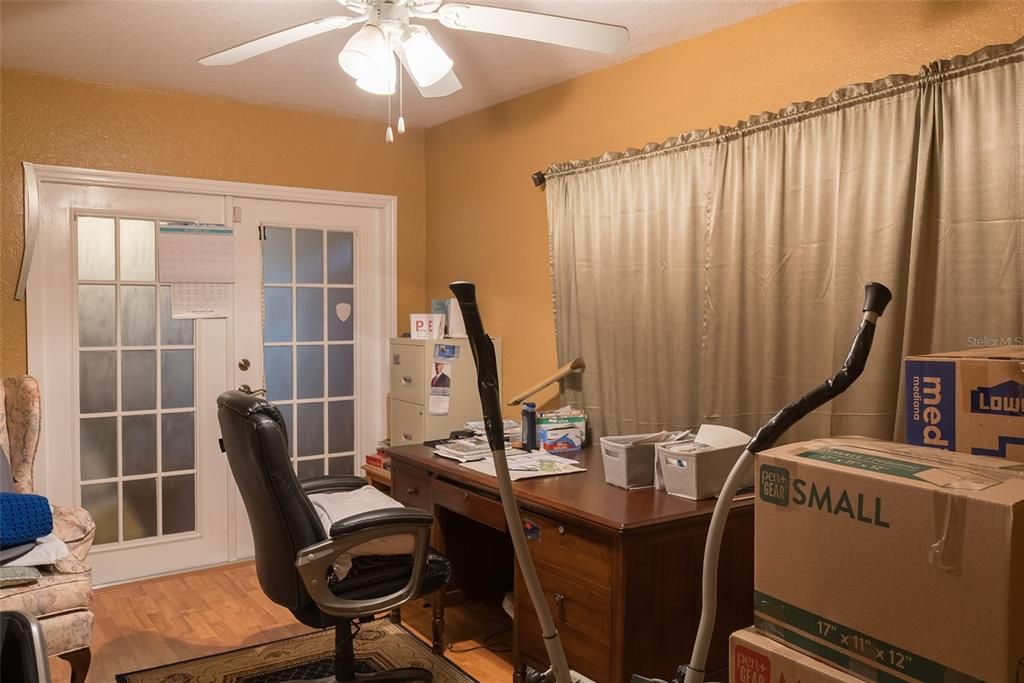 For Sale: $460,000 (3 beds, 2 baths, 2604 Square Feet)