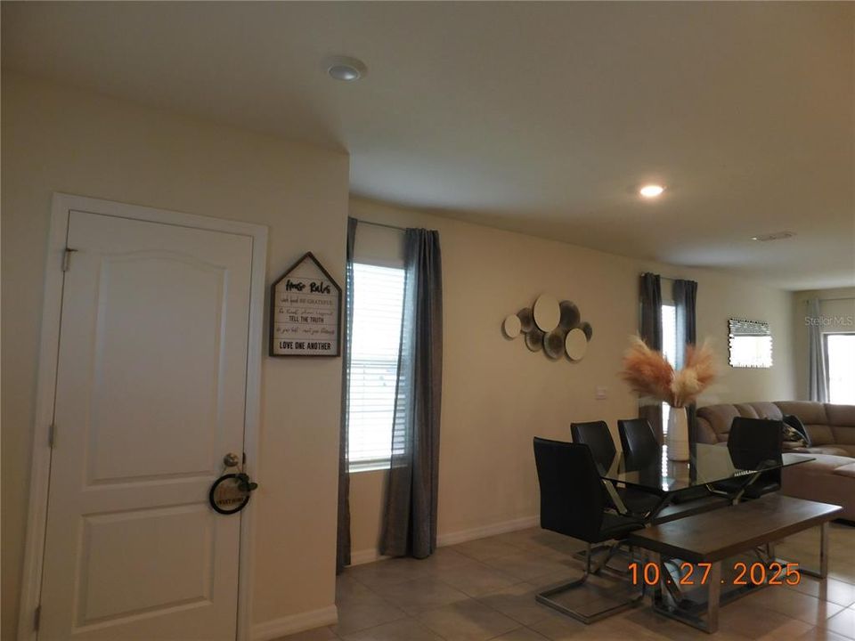 В аренду: $2,199 (3 спален, 2 ванн, 1817 Квадратных фут)