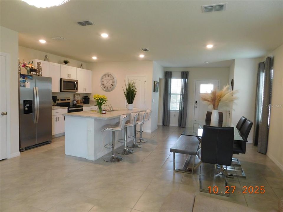 В аренду: $2,199 (3 спален, 2 ванн, 1817 Квадратных фут)