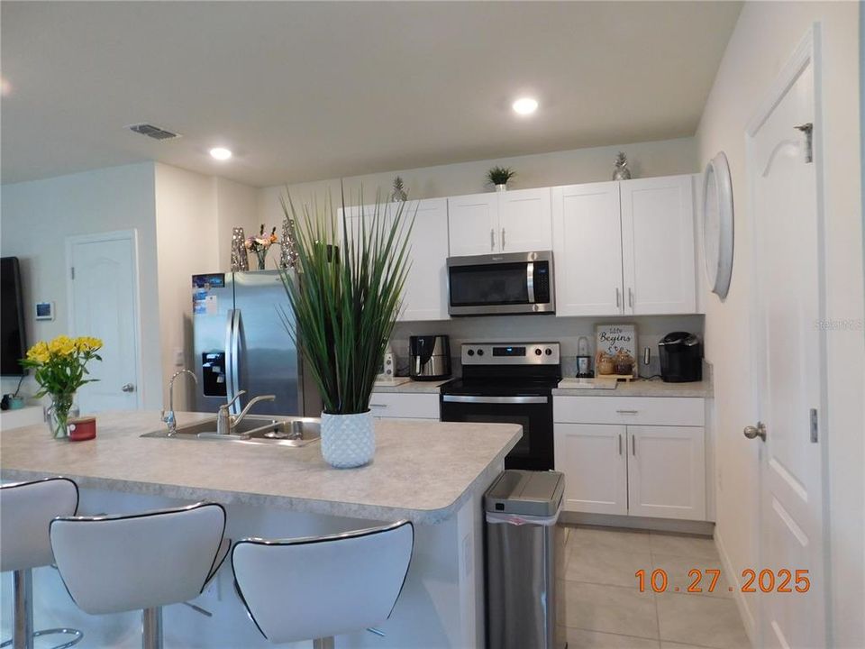 В аренду: $2,199 (3 спален, 2 ванн, 1817 Квадратных фут)