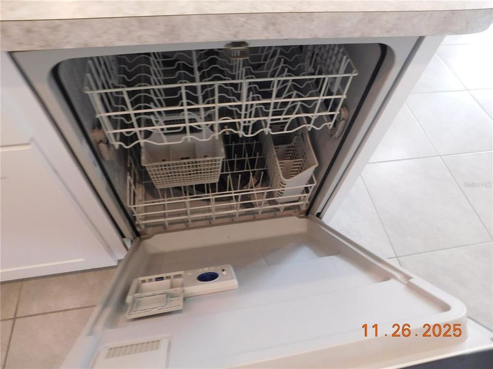 В аренду: $2,199 (3 спален, 2 ванн, 1817 Квадратных фут)