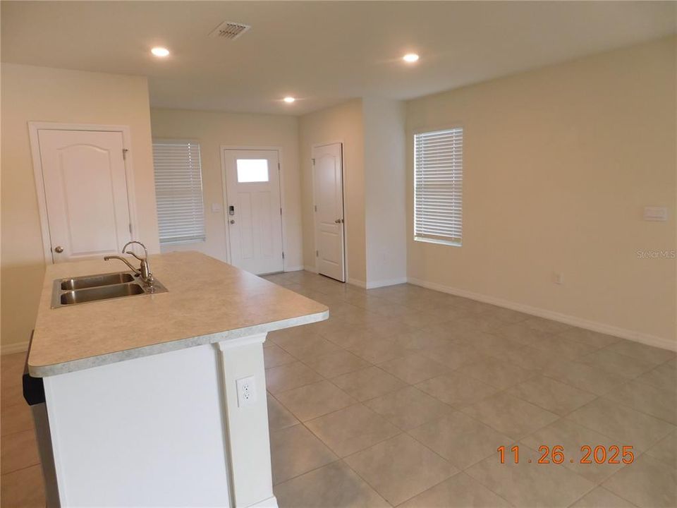 В аренду: $2,199 (3 спален, 2 ванн, 1817 Квадратных фут)