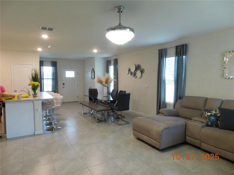 В аренду: $2,199 (3 спален, 2 ванн, 1817 Квадратных фут)