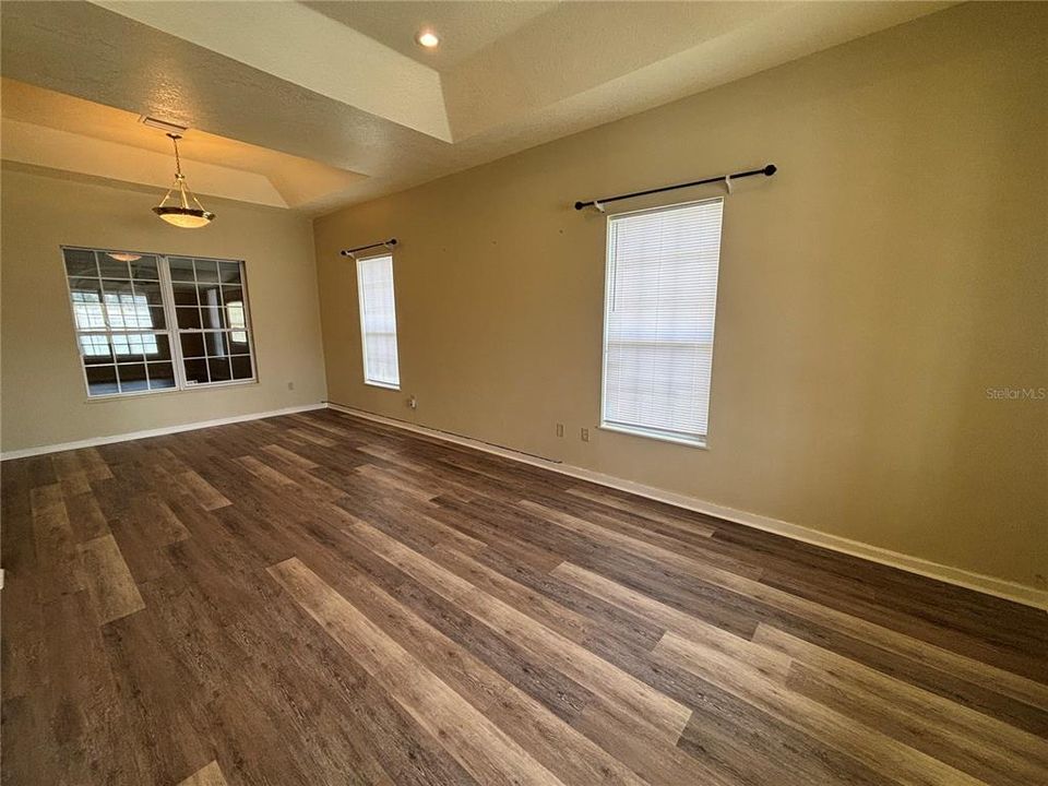 For Rent: $2,595 (4 beds, 4 baths, 3415 Square Feet)