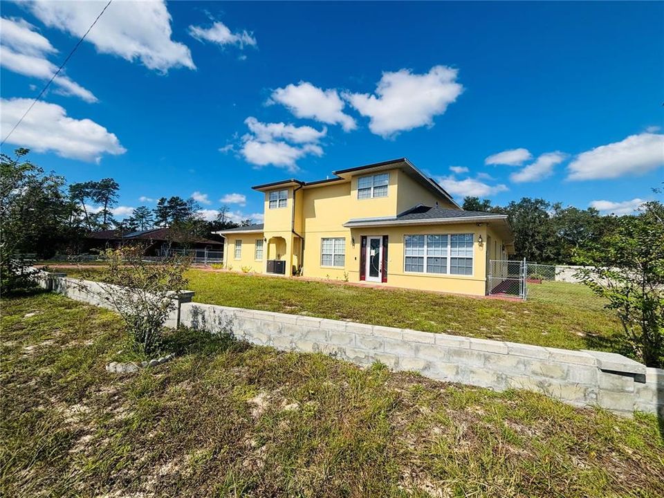 For Rent: $2,595 (4 beds, 4 baths, 3415 Square Feet)