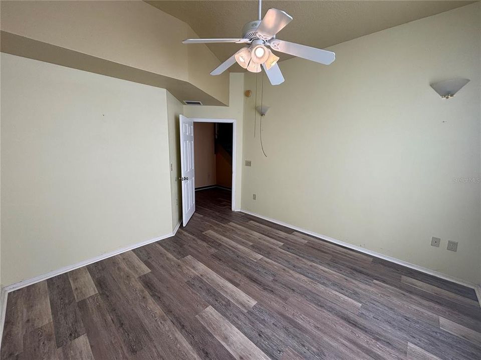 For Rent: $2,595 (4 beds, 4 baths, 3415 Square Feet)