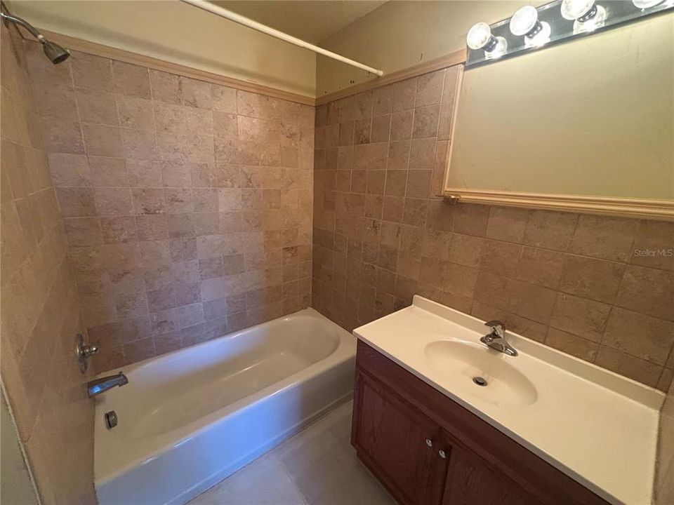 For Rent: $2,595 (4 beds, 4 baths, 3415 Square Feet)