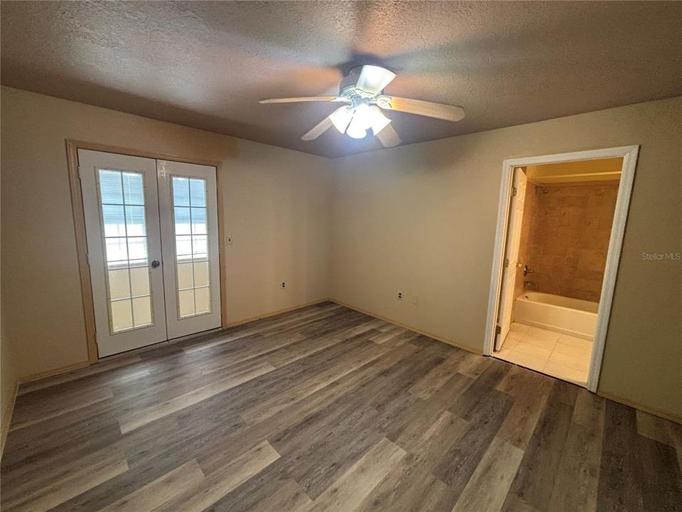 For Rent: $2,595 (4 beds, 4 baths, 3415 Square Feet)