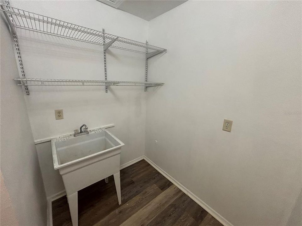 For Rent: $2,595 (4 beds, 4 baths, 3415 Square Feet)