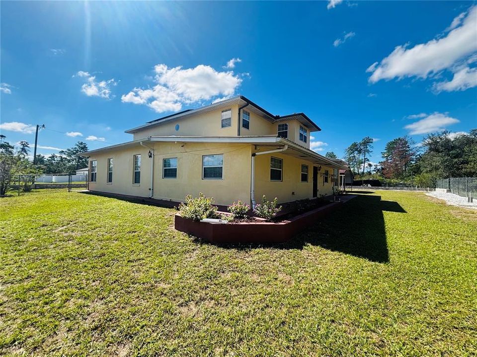 For Rent: $2,595 (4 beds, 4 baths, 3415 Square Feet)