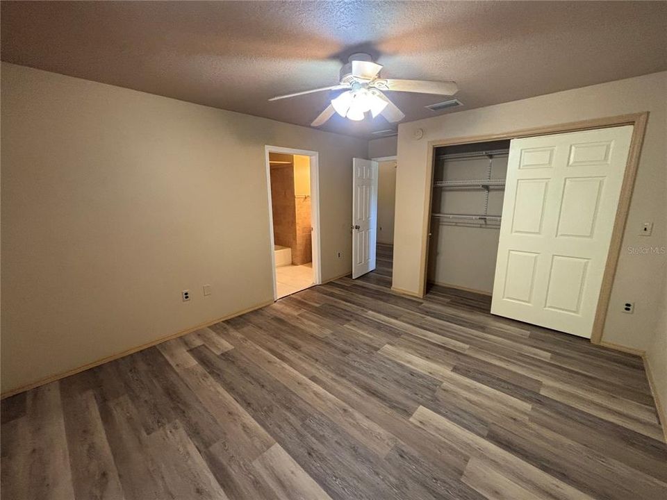 For Rent: $2,595 (4 beds, 4 baths, 3415 Square Feet)