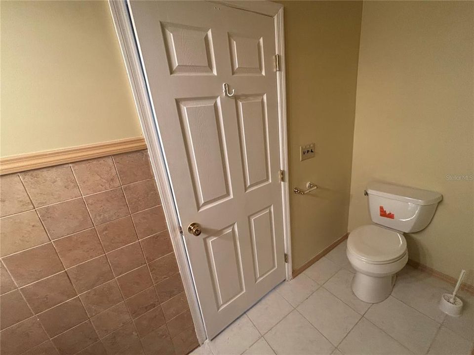 For Rent: $2,595 (4 beds, 4 baths, 3415 Square Feet)