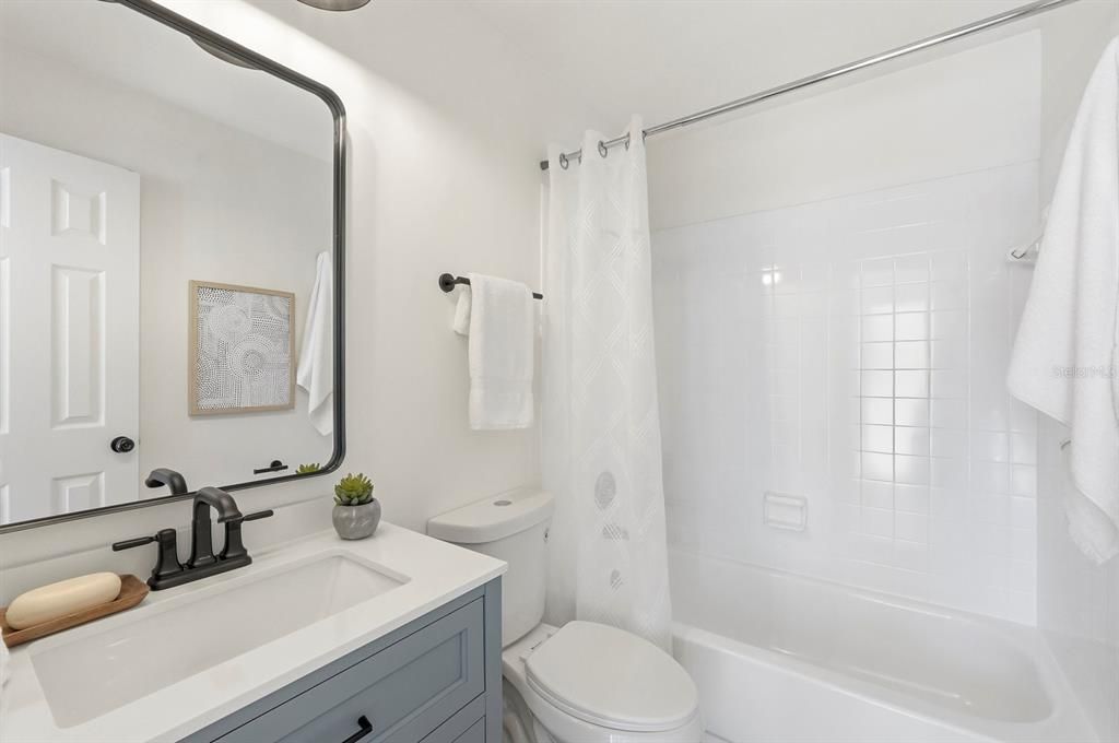 Active With Contract: $399,999 (3 beds, 2 baths, 1133 Square Feet)