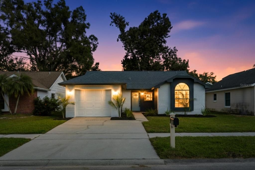 Active With Contract: $399,999 (3 beds, 2 baths, 1133 Square Feet)