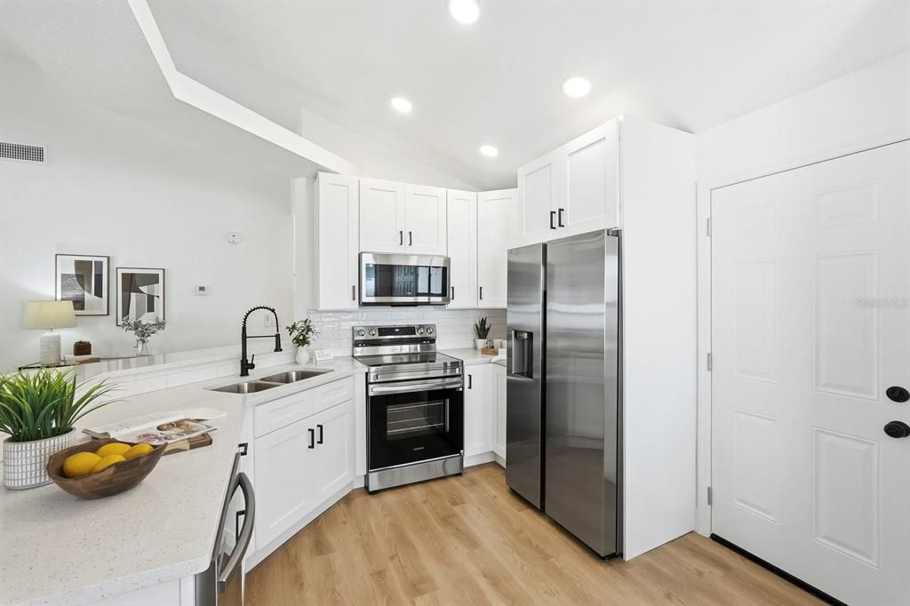 Active With Contract: $399,999 (3 beds, 2 baths, 1133 Square Feet)