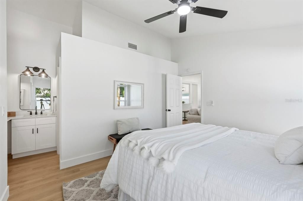 Active With Contract: $399,999 (3 beds, 2 baths, 1133 Square Feet)