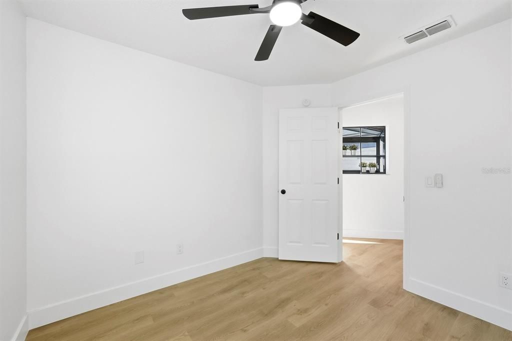 Active With Contract: $399,999 (3 beds, 2 baths, 1133 Square Feet)