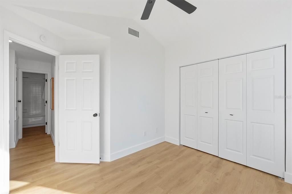 Active With Contract: $399,999 (3 beds, 2 baths, 1133 Square Feet)