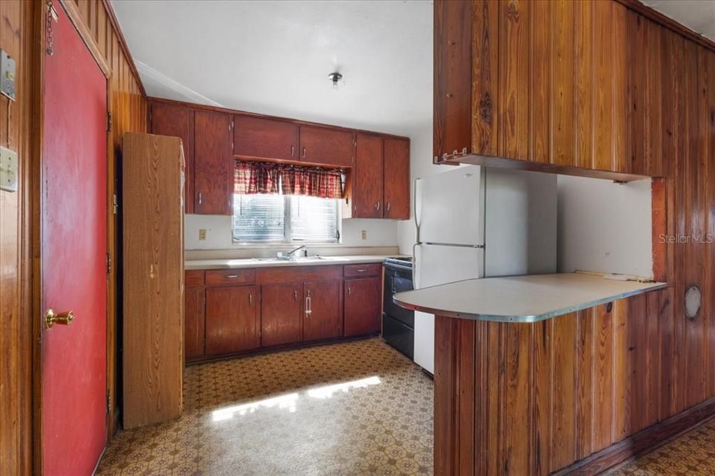 На продажу: $124,900 (3 спален, 1 ванн, 1268 Квадратных фут)