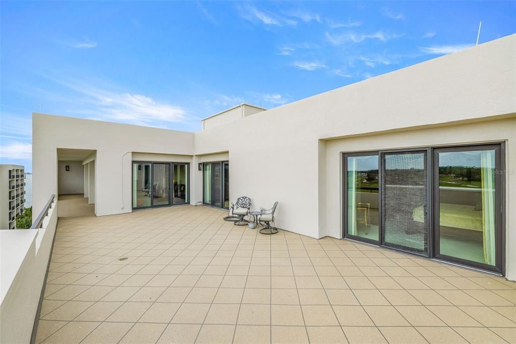 Active With Contract: $750,000 (2 beds, 2 baths, 2174 Square Feet)