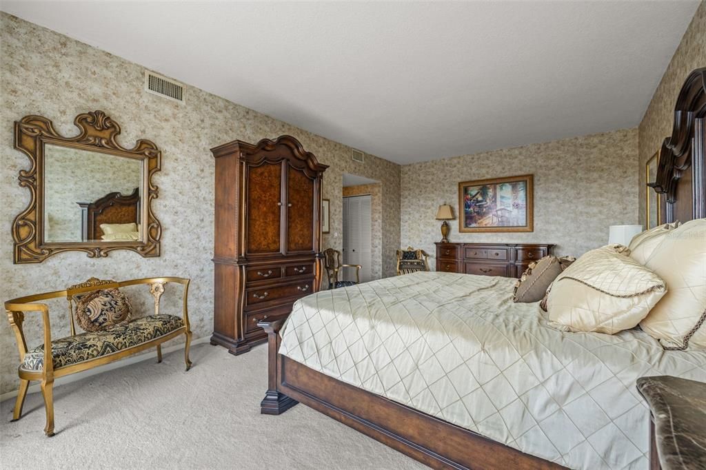 Active With Contract: $750,000 (2 beds, 2 baths, 2174 Square Feet)