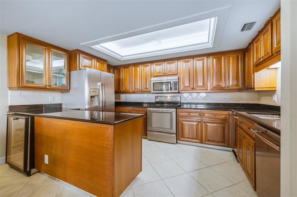 Active With Contract: $750,000 (2 beds, 2 baths, 2174 Square Feet)