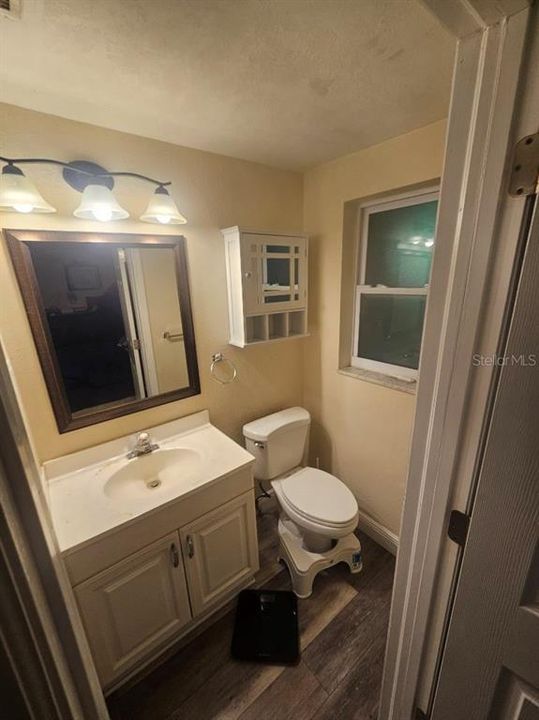 Active With Contract: $195,000 (4 beds, 2 baths, 1595 Square Feet)