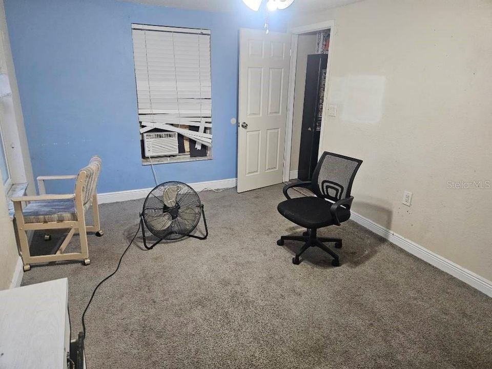 Active With Contract: $195,000 (4 beds, 2 baths, 1595 Square Feet)