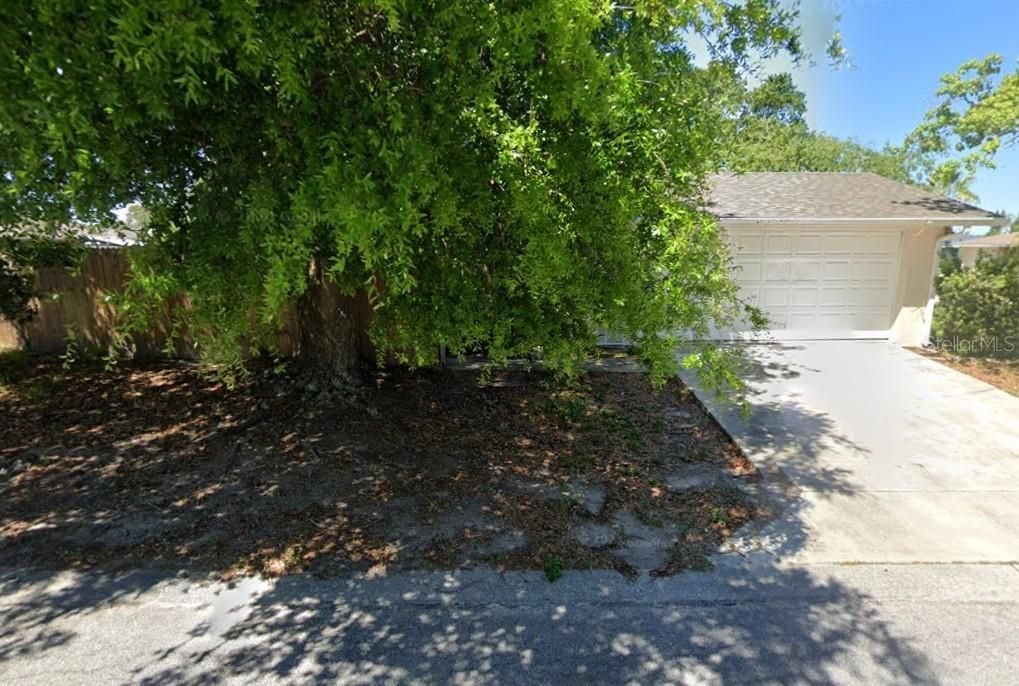 Active With Contract: $195,000 (4 beds, 2 baths, 1595 Square Feet)