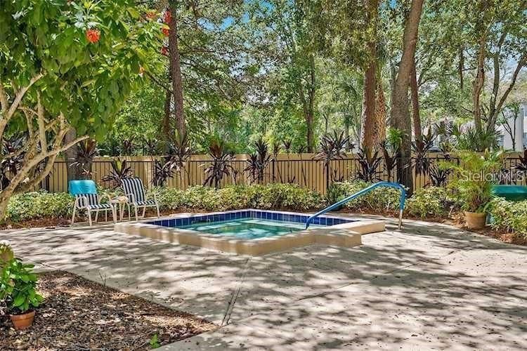 For Sale: $199,900 (1 beds, 1 baths, 870 Square Feet)