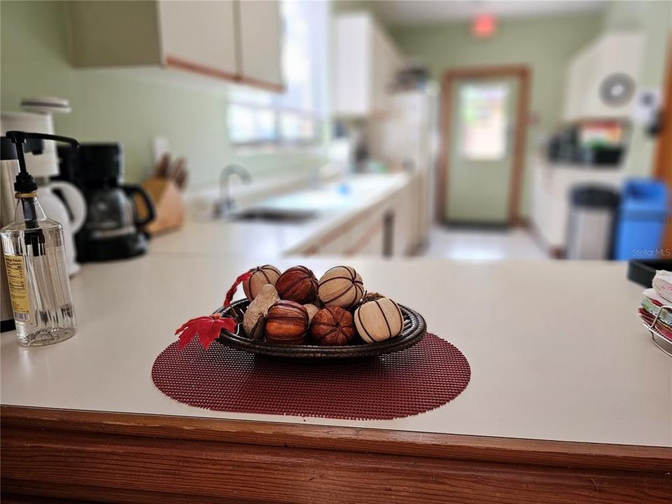 For Sale: $199,900 (1 beds, 1 baths, 870 Square Feet)