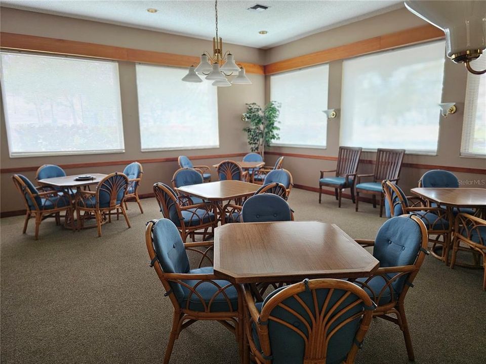 For Sale: $199,900 (1 beds, 1 baths, 870 Square Feet)