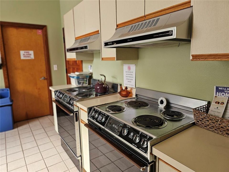 For Sale: $199,900 (1 beds, 1 baths, 870 Square Feet)