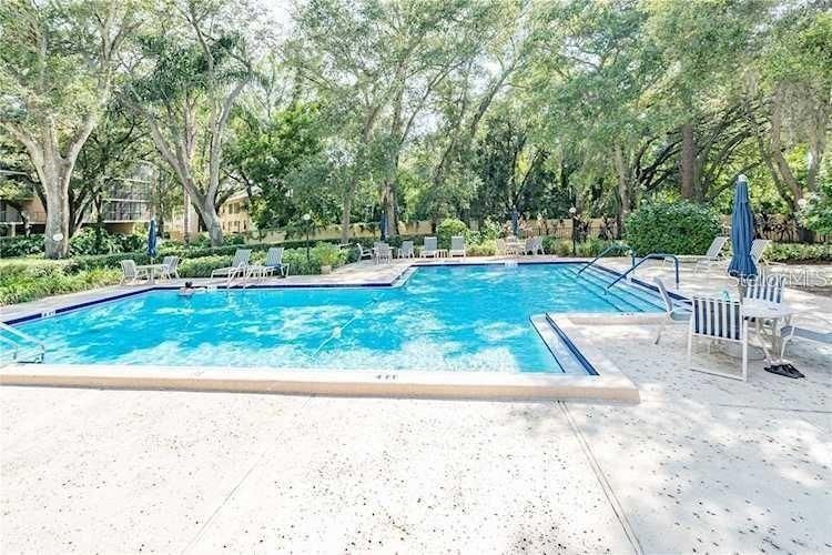 For Sale: $199,900 (1 beds, 1 baths, 870 Square Feet)