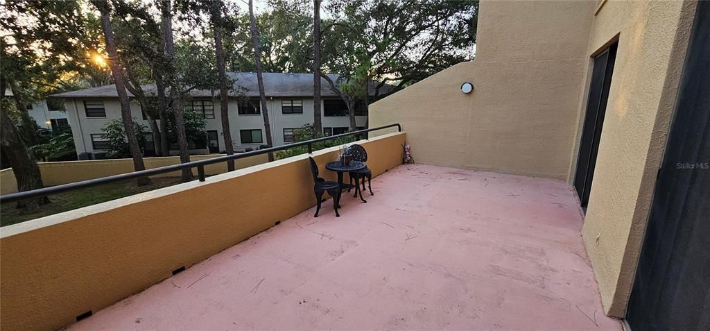 For Sale: $199,900 (1 beds, 1 baths, 870 Square Feet)