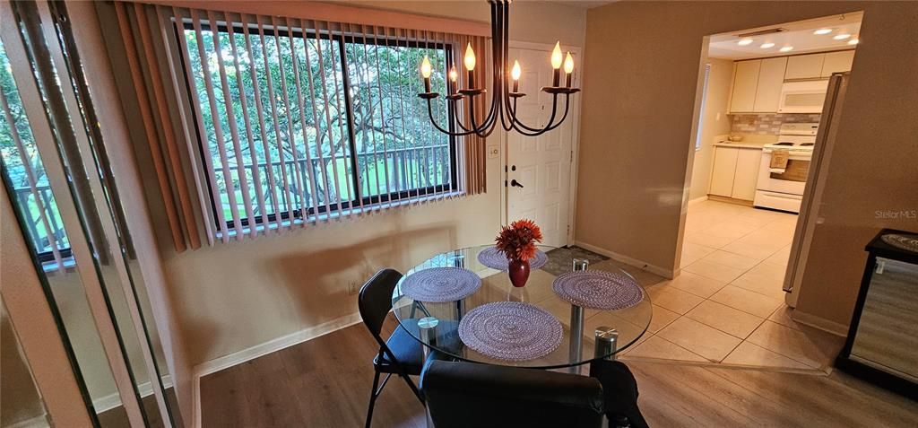 For Sale: $199,900 (1 beds, 1 baths, 870 Square Feet)