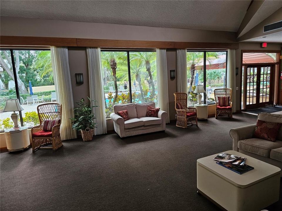 For Sale: $199,900 (1 beds, 1 baths, 870 Square Feet)