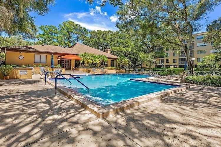 For Sale: $199,900 (1 beds, 1 baths, 870 Square Feet)