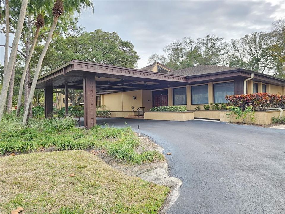 For Sale: $199,900 (1 beds, 1 baths, 870 Square Feet)