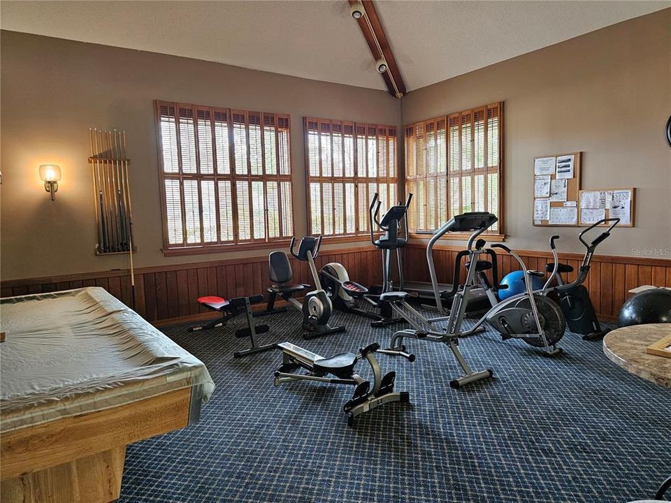 For Sale: $199,900 (1 beds, 1 baths, 870 Square Feet)