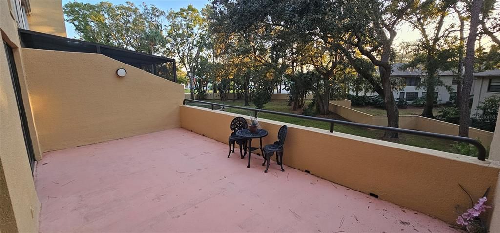 For Sale: $199,900 (1 beds, 1 baths, 870 Square Feet)