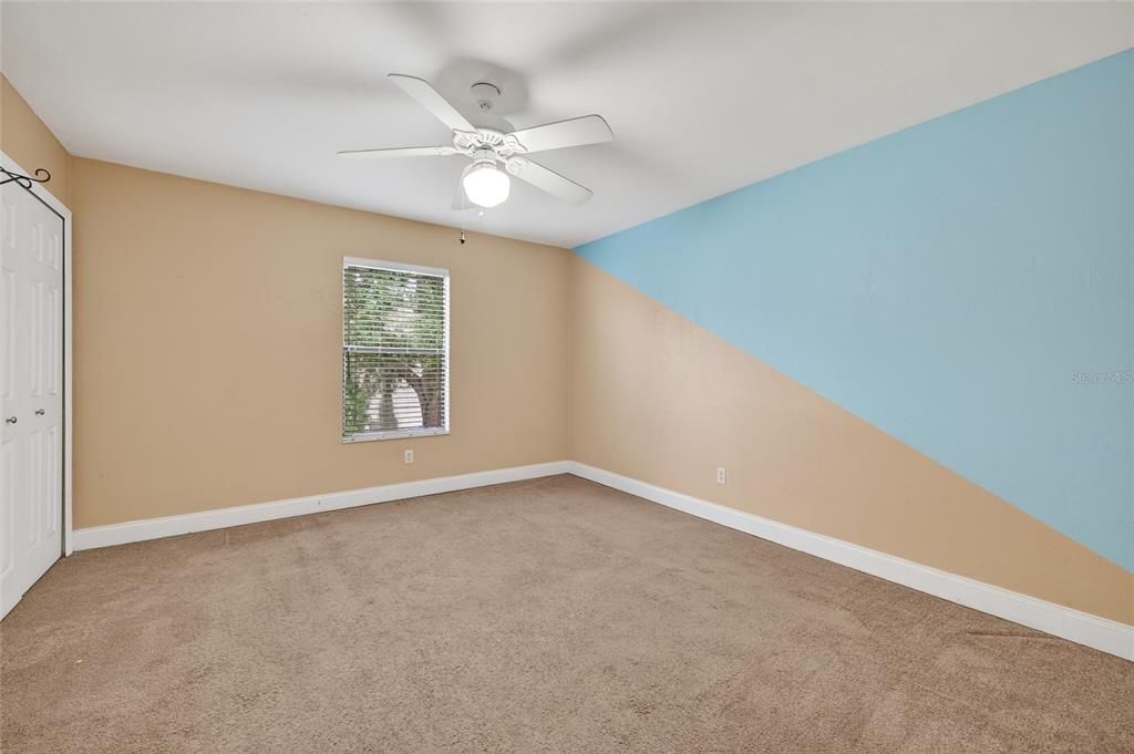 For Sale: $149,900 (2 beds, 1 baths, 1024 Square Feet)