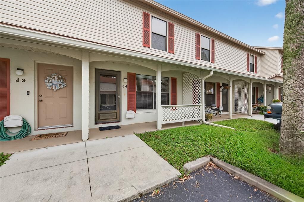 For Sale: $149,900 (2 beds, 1 baths, 1024 Square Feet)