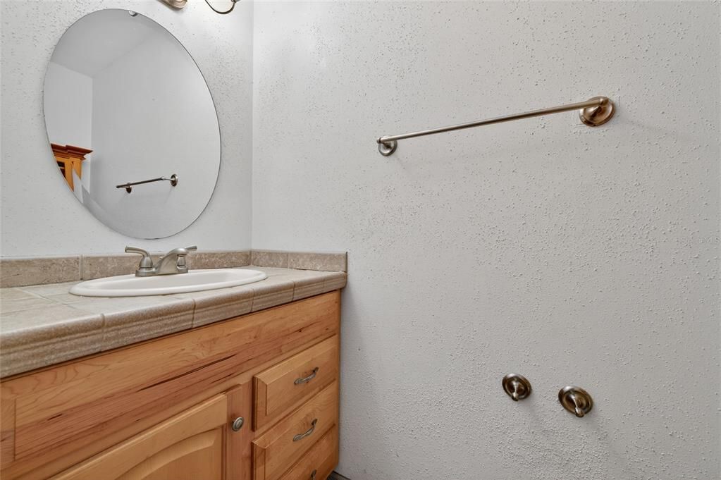 For Sale: $149,900 (2 beds, 1 baths, 1024 Square Feet)