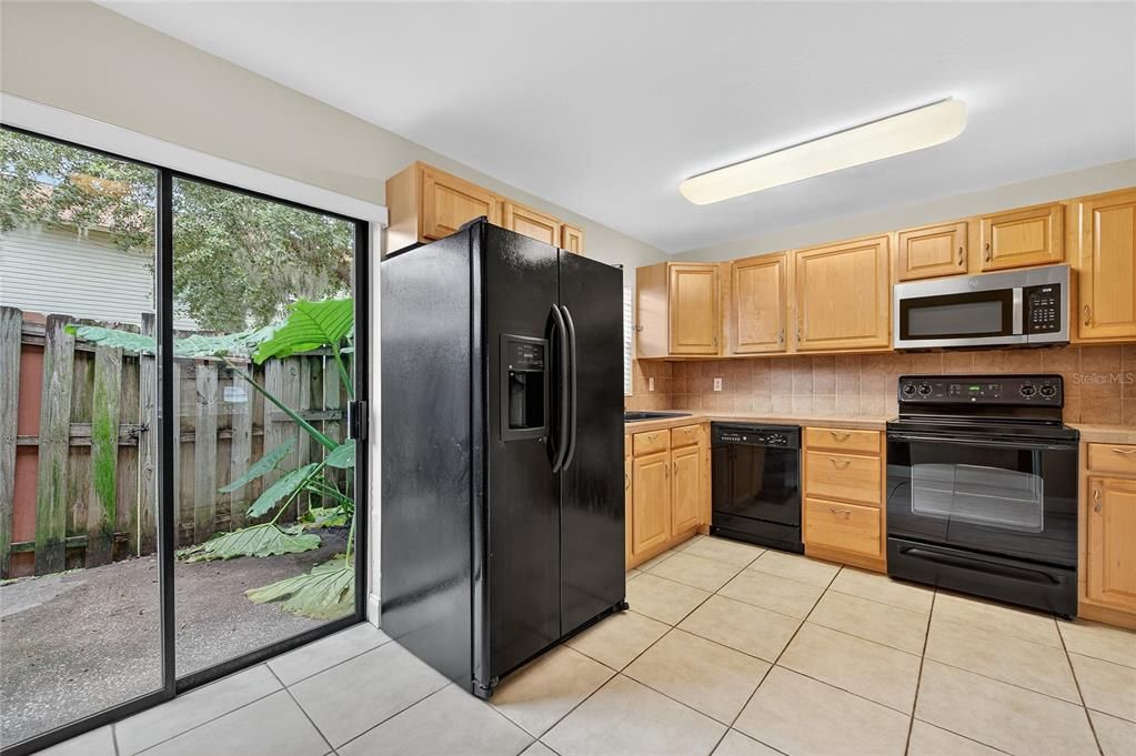 For Sale: $149,900 (2 beds, 1 baths, 1024 Square Feet)