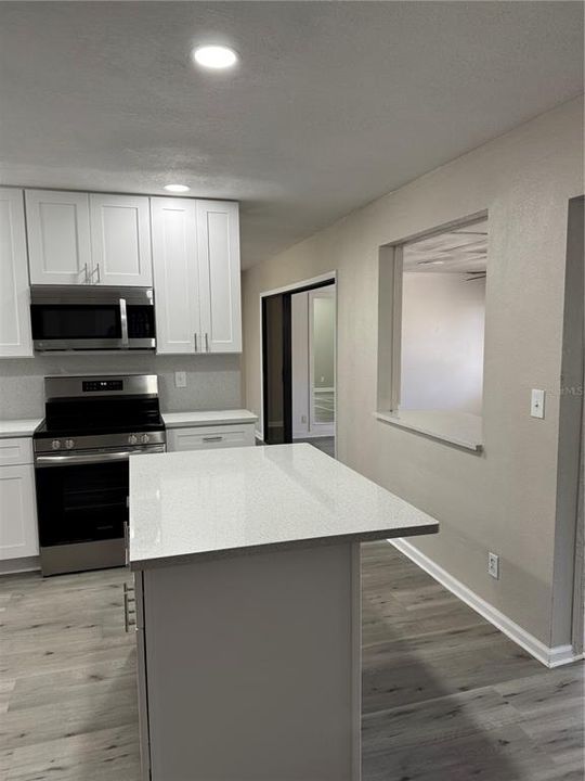 For Rent: $2,998 (3 beds, 3 baths, 2295 Square Feet)