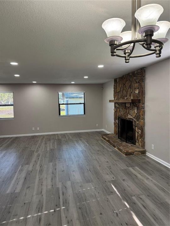 For Rent: $2,998 (3 beds, 3 baths, 2295 Square Feet)