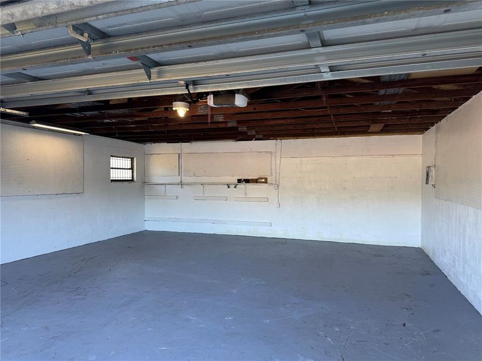 For Rent: $2,998 (3 beds, 3 baths, 2295 Square Feet)