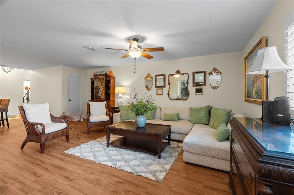 待售: $375,000 (3 贝兹, 2 浴室, 1914 平方英尺)