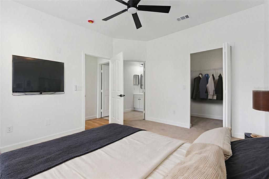 For Sale: $235,000 (3 beds, 2 baths, 1205 Square Feet)